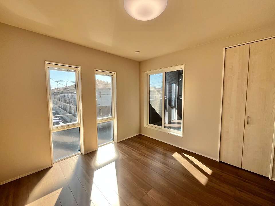 ２階寝室・明るいです